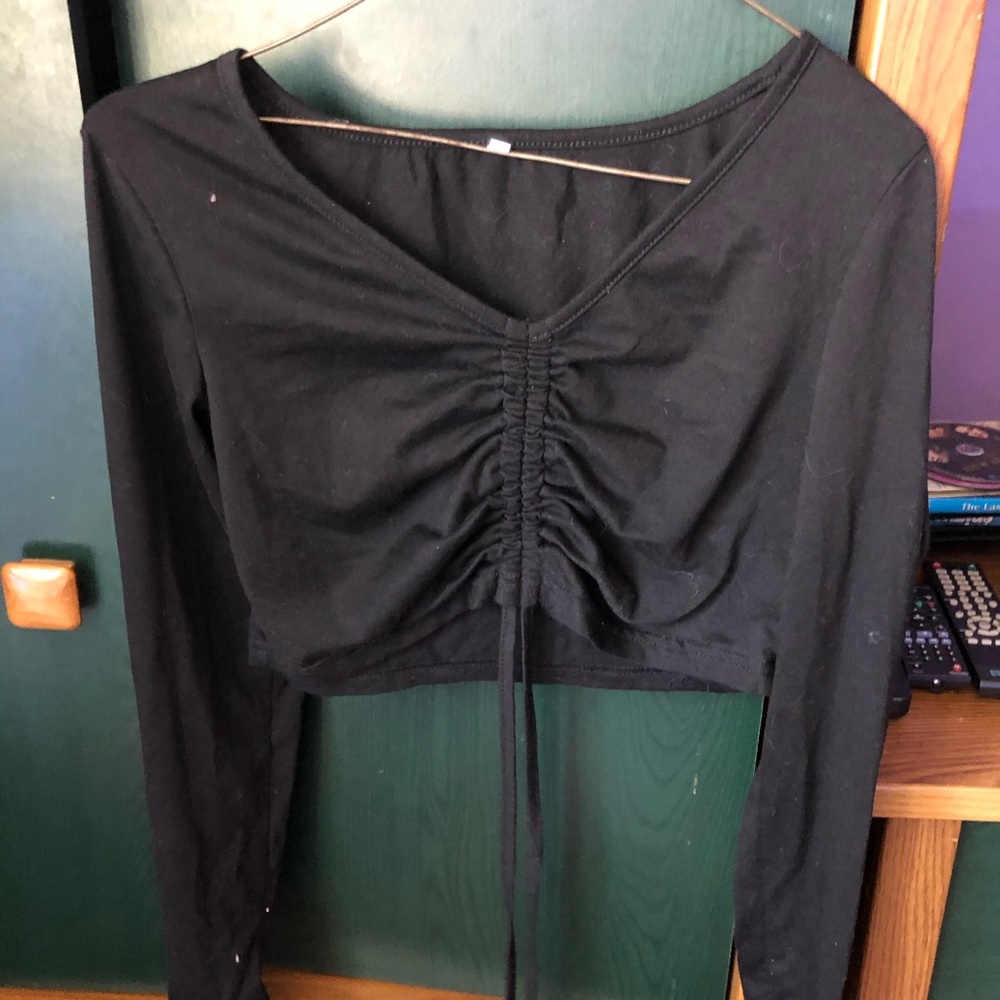 Long sleeved cropped tee